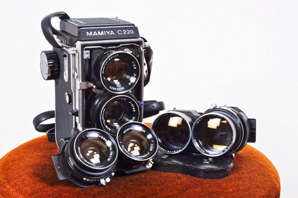 APPAREIL PHOTO REFLEX numérique professionnel moyen film MAMIYA C220