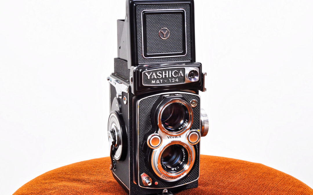 YASHICA MAT 124