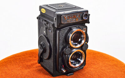 Yashica MAT 124G